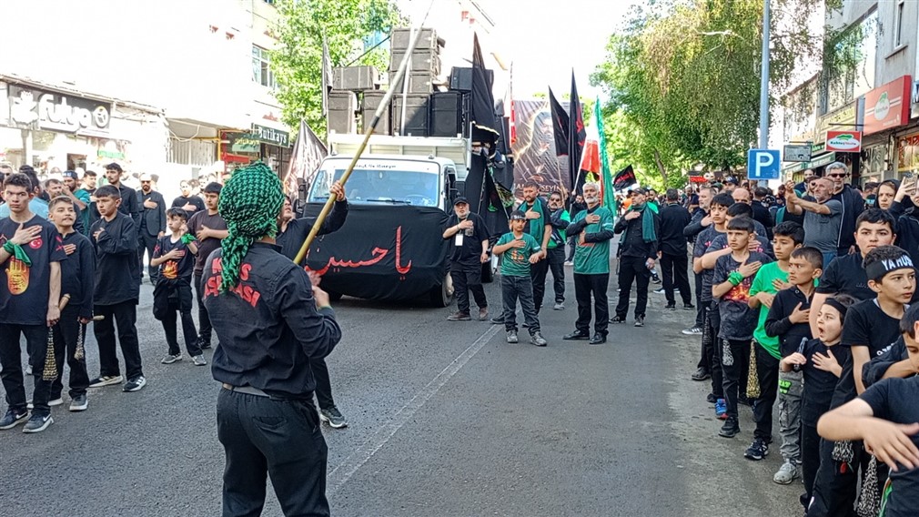 Ehl-i-Beyt’e sevgi göstermek Müslüman’a farzdır-3