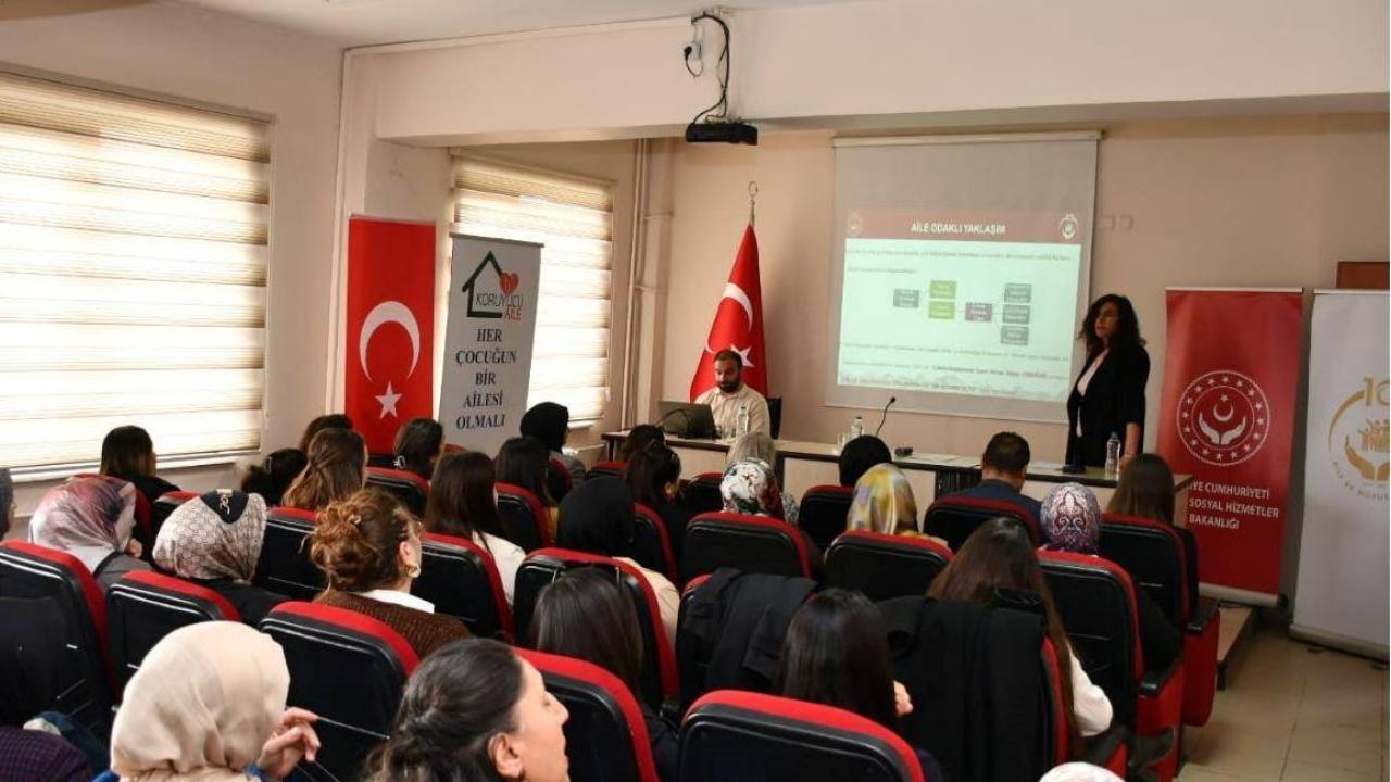 Akyaka’da koruyucu aile bilgilendirmesi