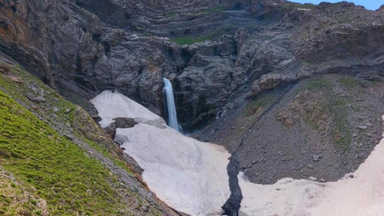 Dağın kalbinden akan Şelale büyüledi