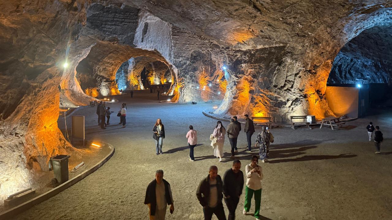 Tuzluca tuz mağaralarında bayram yoğunluğu yaşandı