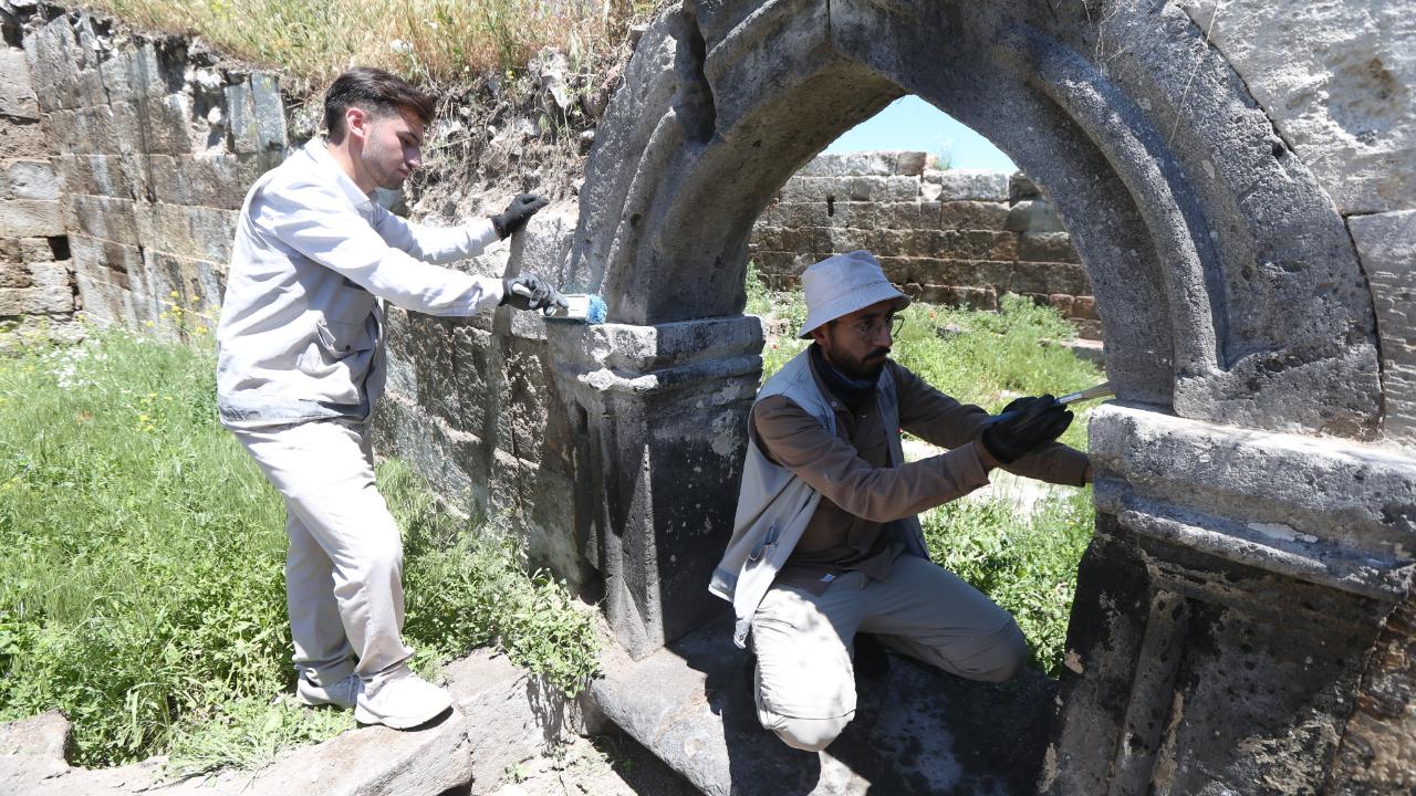 Ani'nin geçmişi 5 noktadaki kazıyla açılıyor