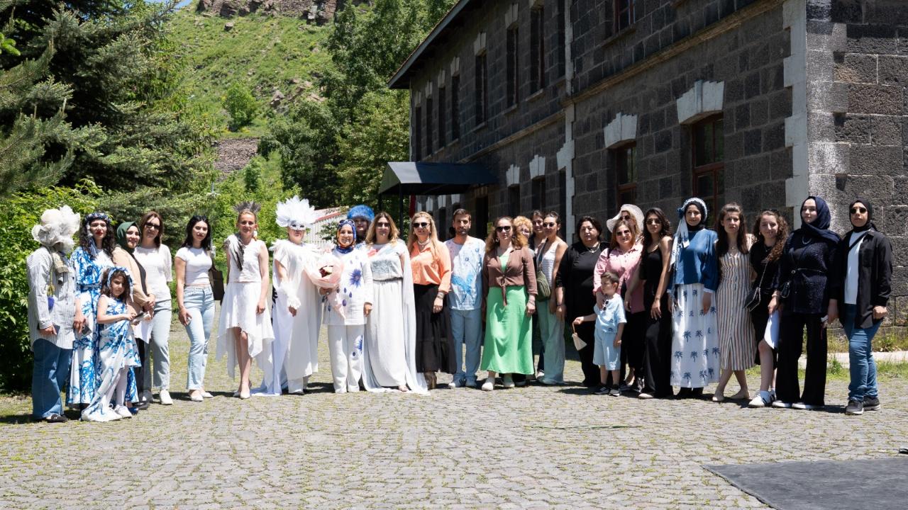 Aras defilesinde Aras türküleri ele alındı