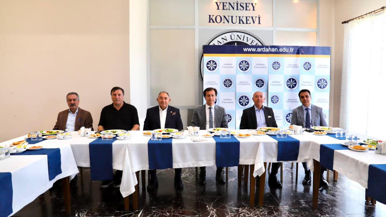 Ardahan vakfı hedeflerini belirledi