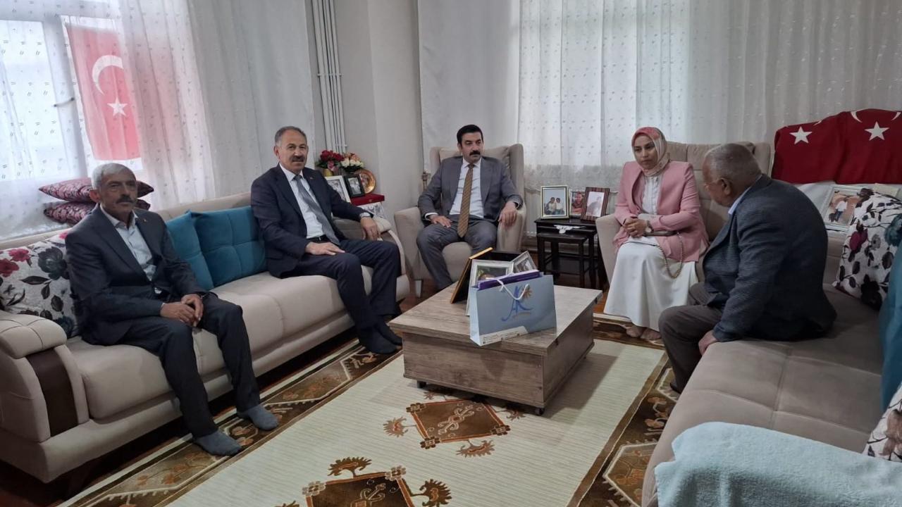 Arpaçay Kaymakamı Akköz’den şehit ailelerine veda ziyareti