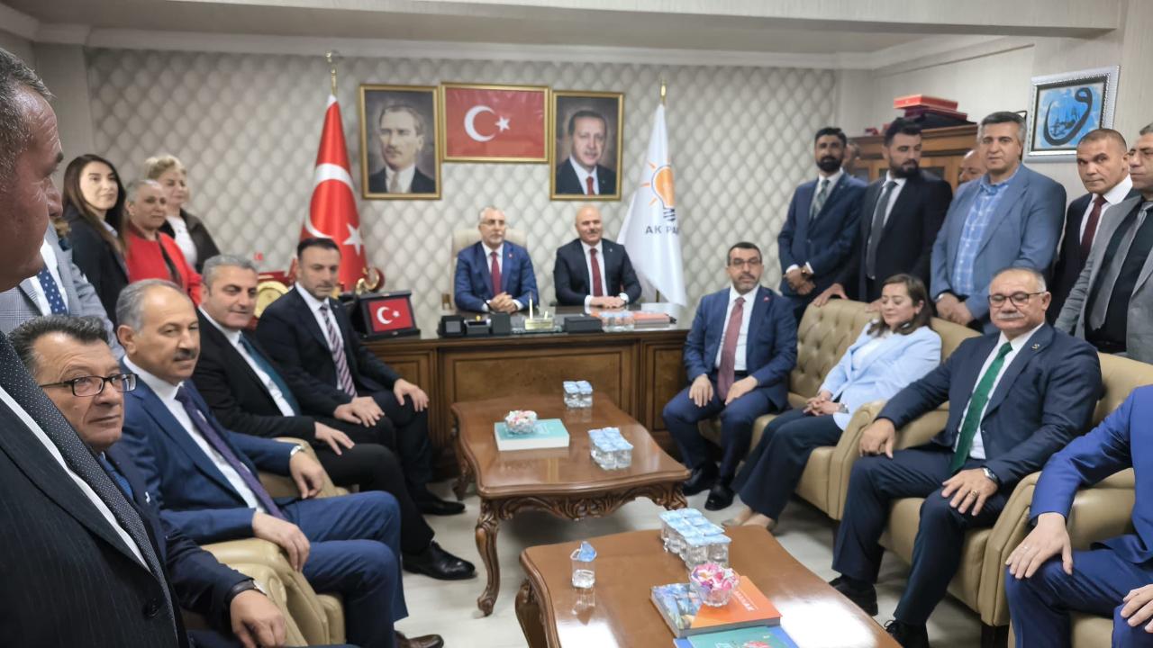Bakan Işıkhan'dan Kars'ta Cumhur İttifakı teşkilatlarına ziyaret