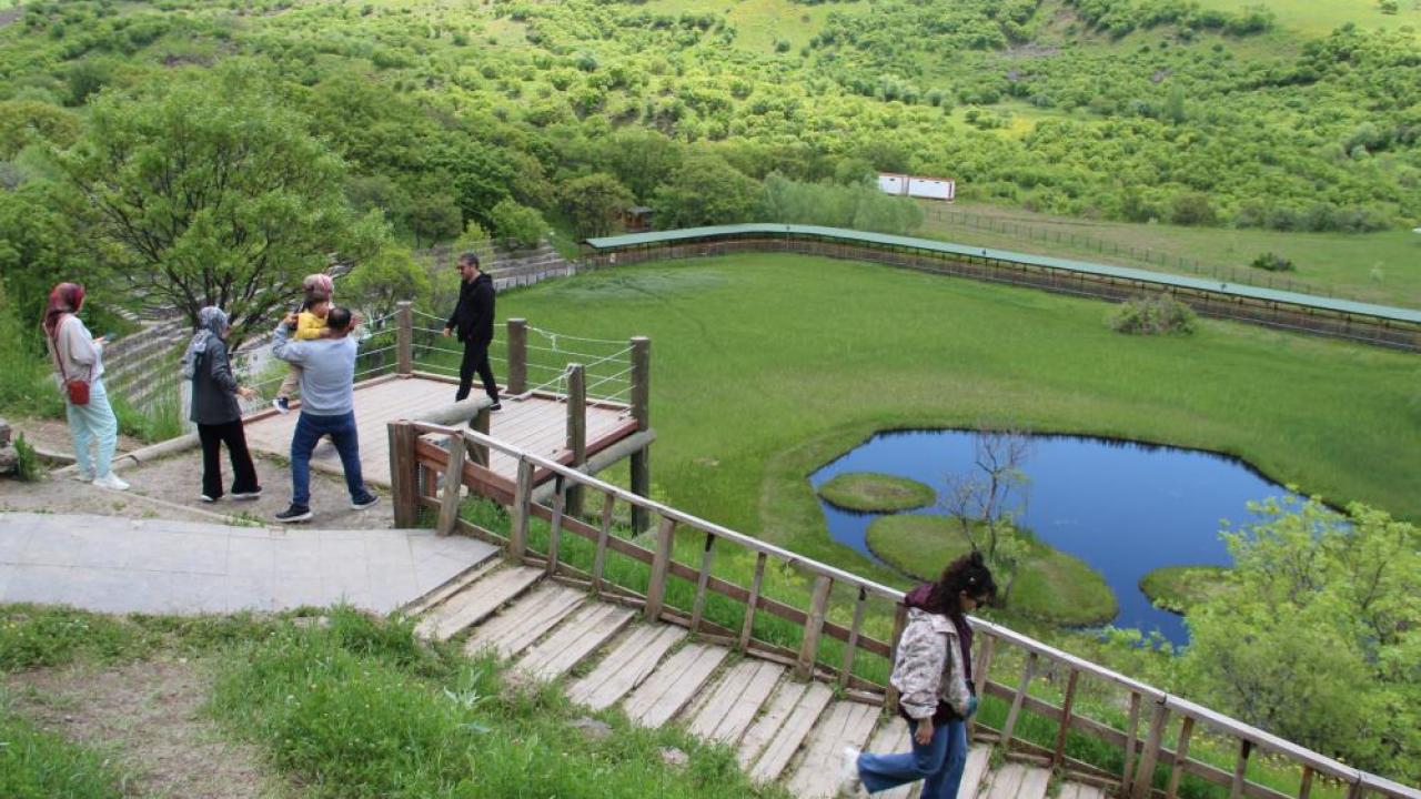 Bingöl’ün yüzen adaları bayramın gözdesi oldu
