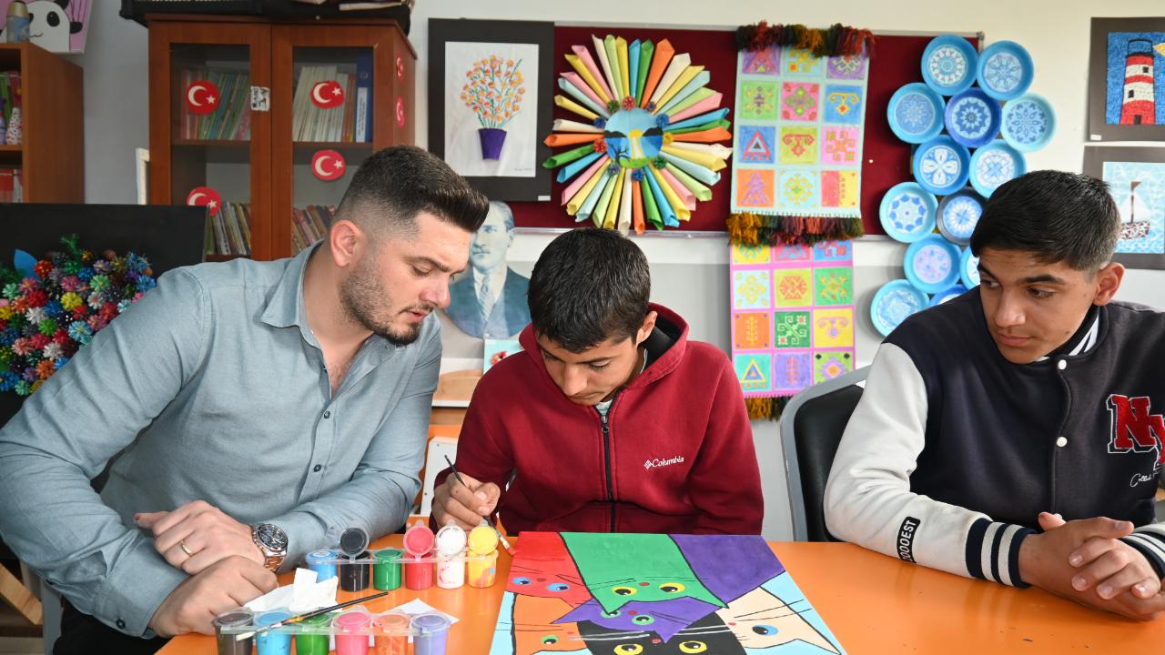 Bitlis’te özel öğrencilerden renkli dokunuşlar