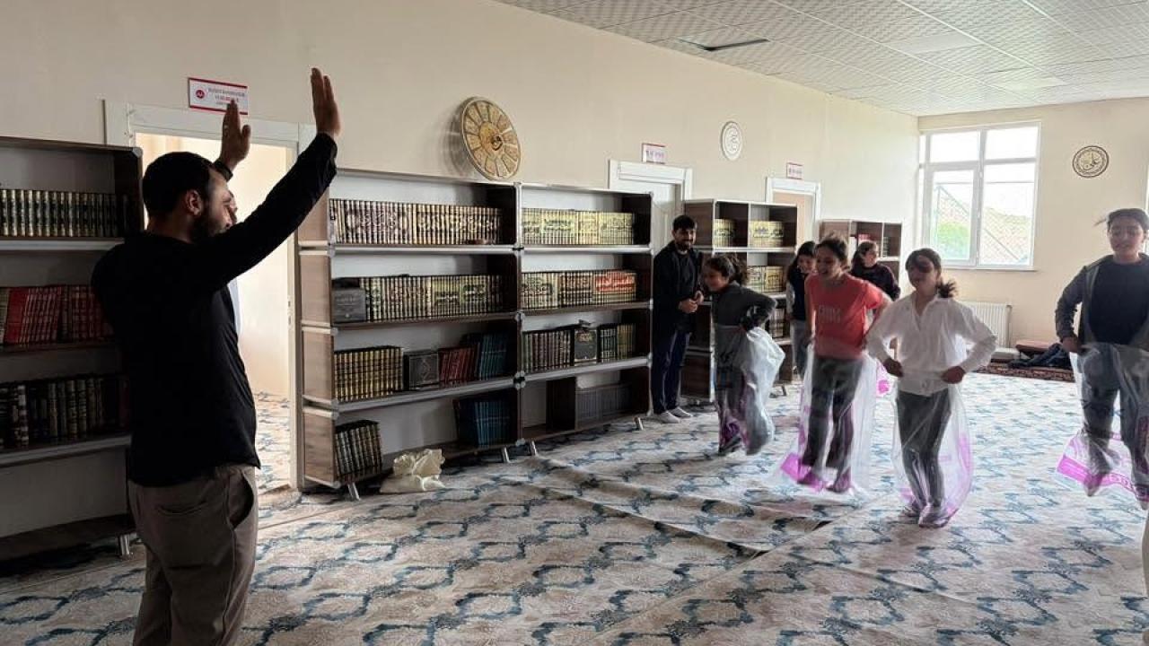 Digor’da ÇEDES yıl sonu coşkusu: Kaymakam Kahraman öğrencilerle buluştu