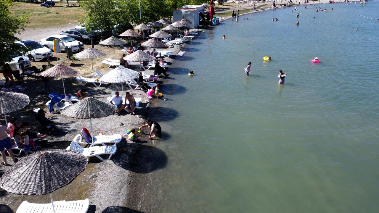 Doğu'nun gizli denizi Hazar Gölü'nde sezon açıldı