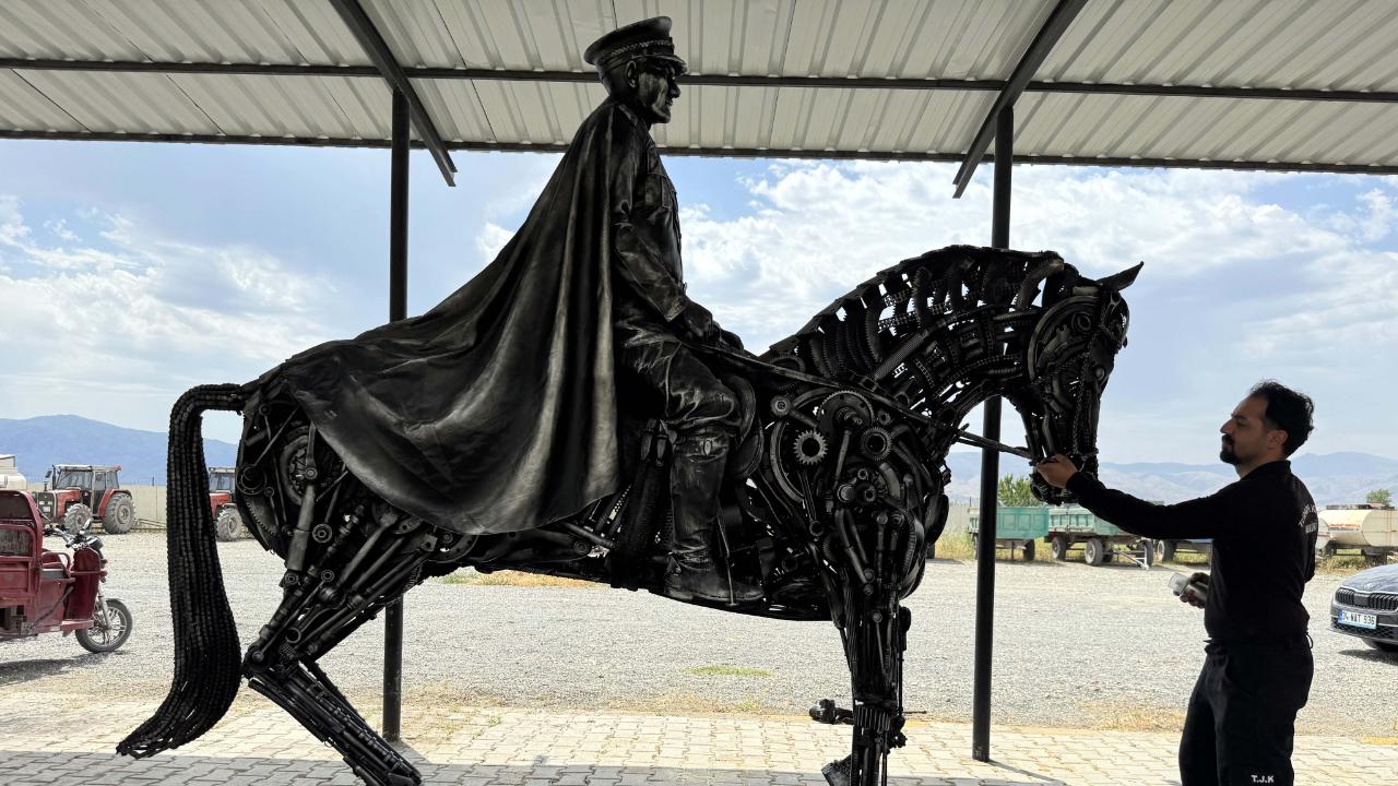 Elazığ Hipodromu'ndan geri dönüşüm sanatı