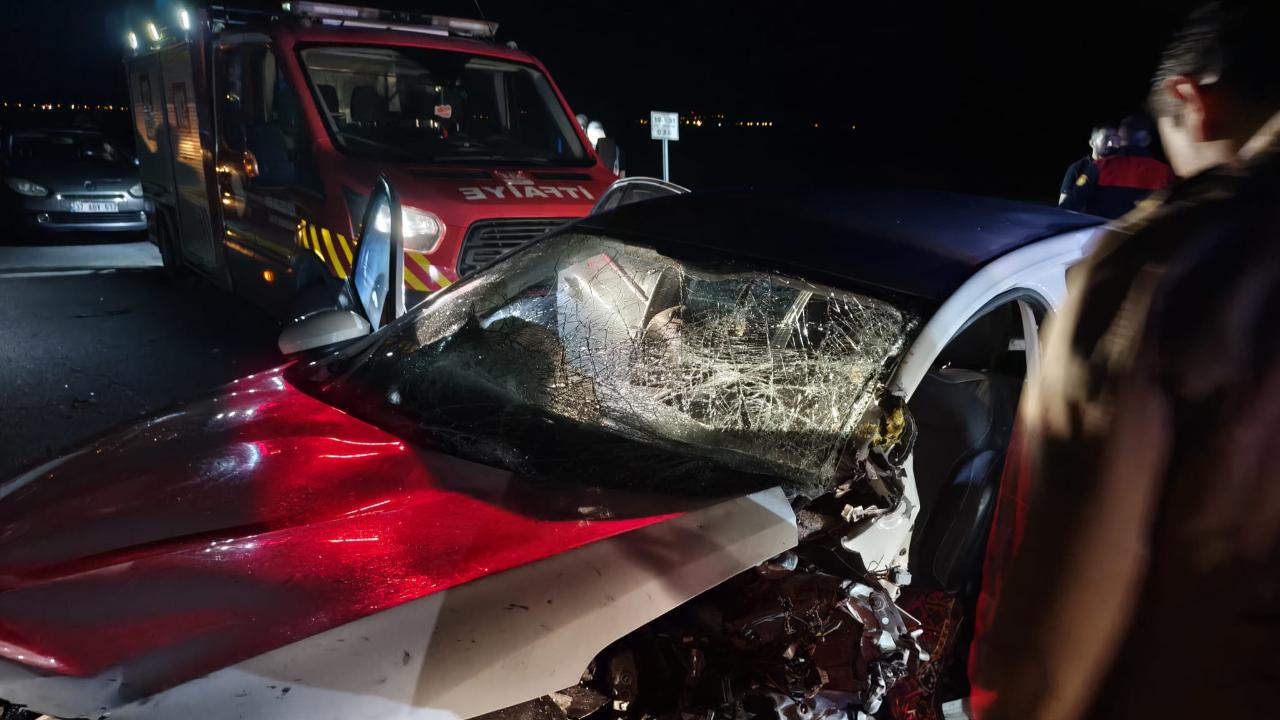Eleşkirt'teki feci kaza: 2'si ağır 6 yaralı