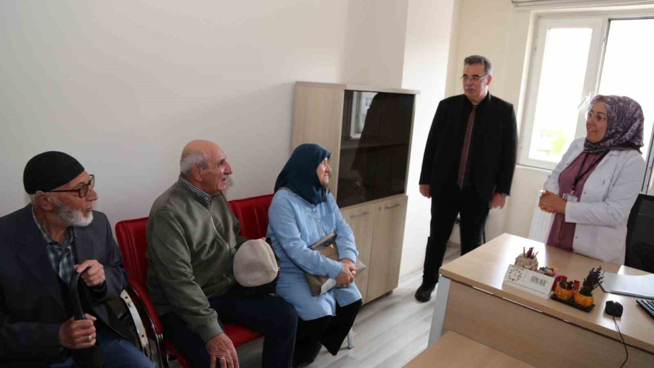 Erzurum’da asırlık çınarlara sağlıklı hayat merkezinde özel ilgi