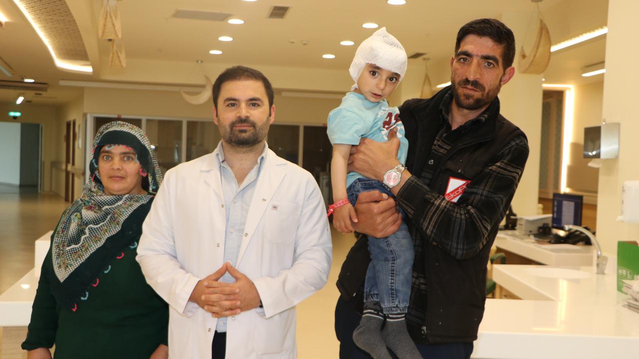 Erzurum'da biyonik kulak ameliyatı başladı