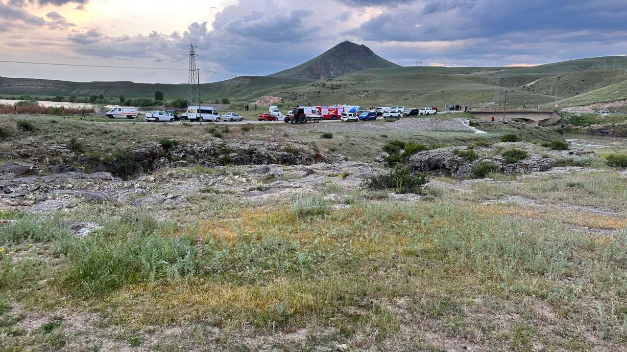 Erzurum'da kaybolan çobanı arama çalışmaları sürüyor