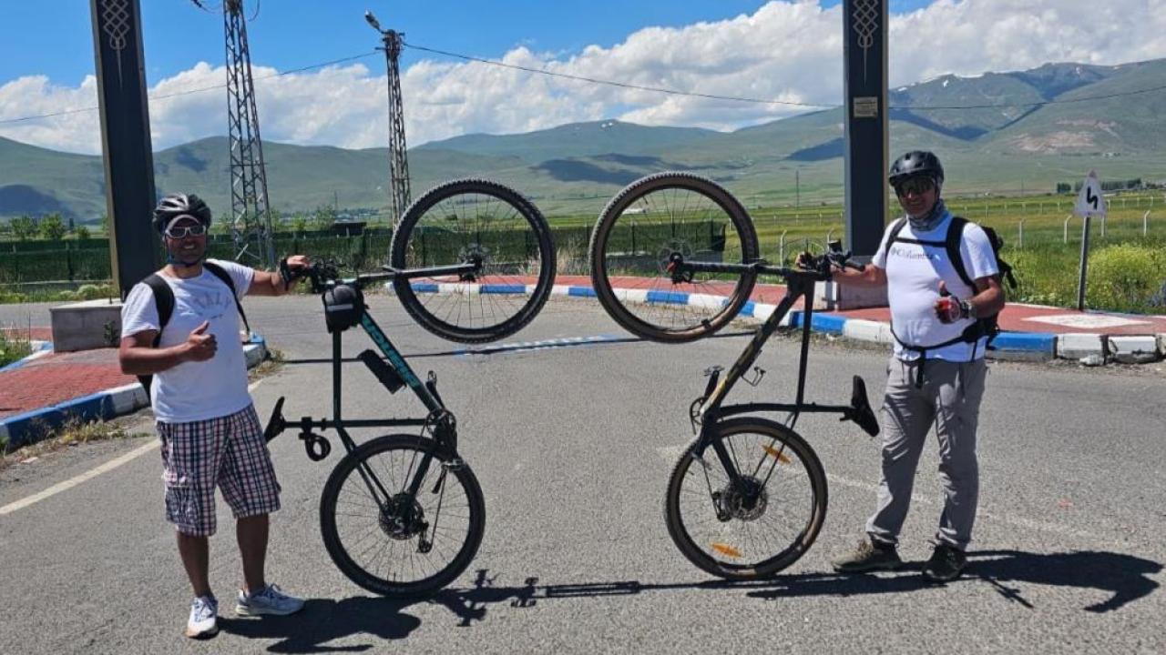 Erzurum'un demir atlıları doğa için pedalladı