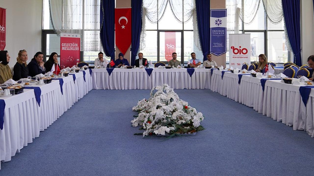 ETÜ’de yeni açılan fotonik bölümünün lansmanı gerçekleştirildi
