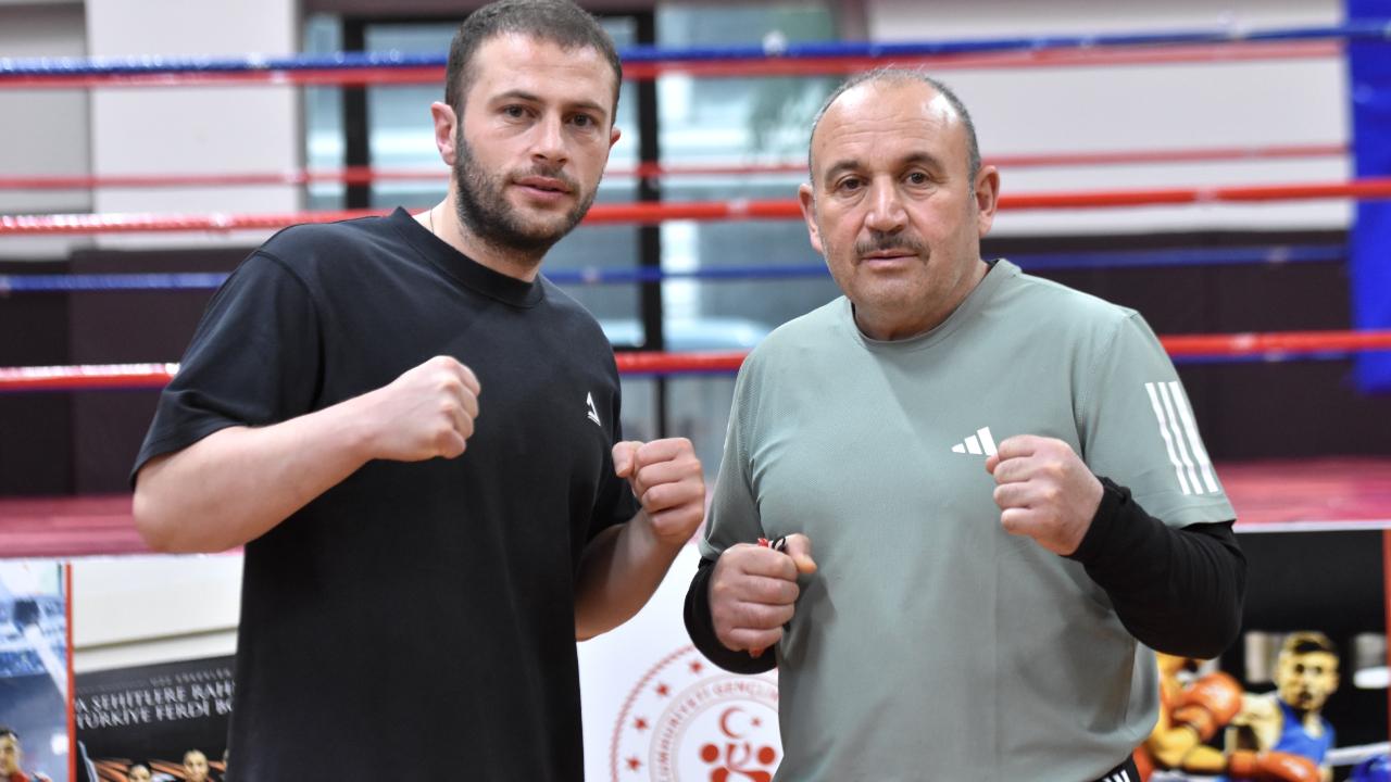Evde baba oğul, ringde hoca çırak oldular
