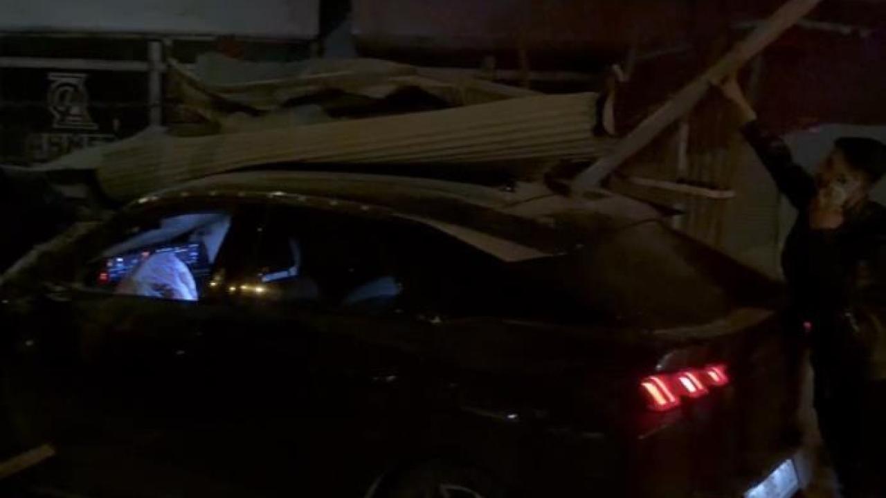 Iğdır’da kontrolden çıkan otomobil iş yerine girdi: 2 yaralı