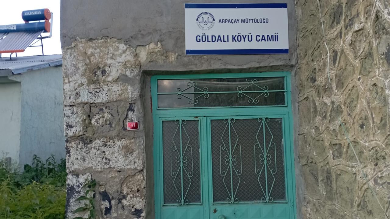 Kars'ın Göldalı köylüleri cami için destek bekliyor