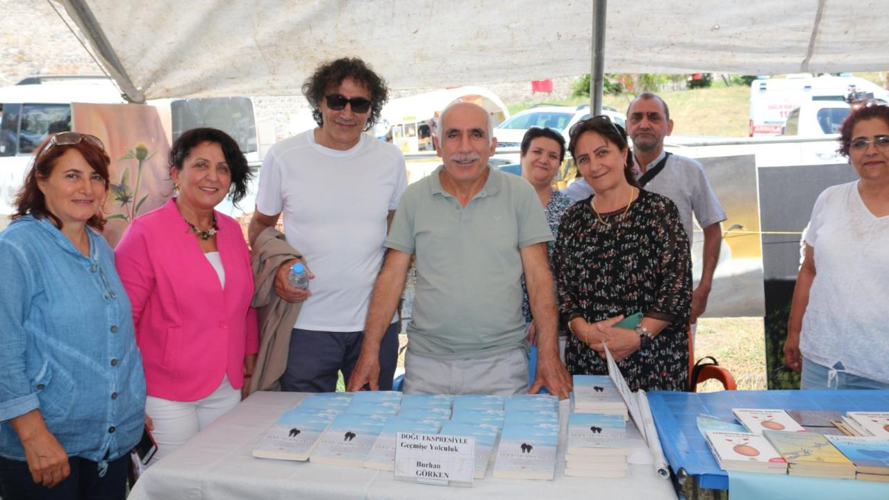 Karslı Yazar Burhan Görken, Kadıköy Kitap Günlerinde okurları ile buluştu