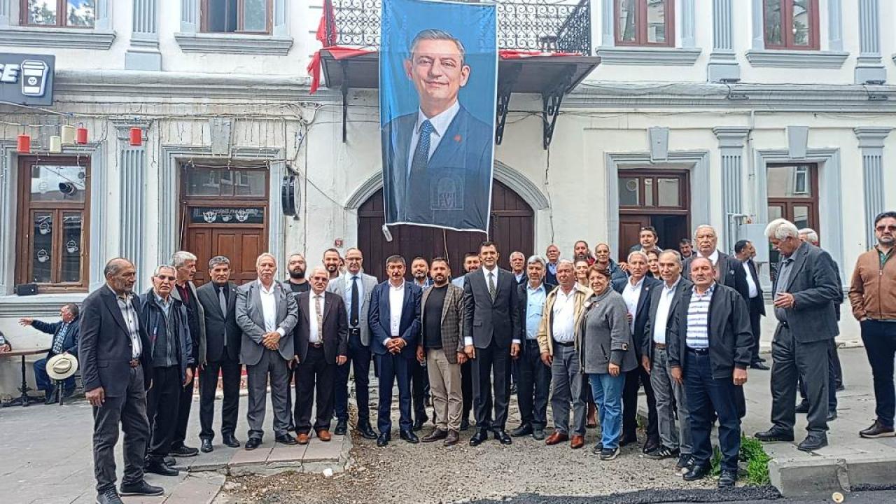 Kars’ta CHP’li kurultay delegeleri derhal kurultay istedi