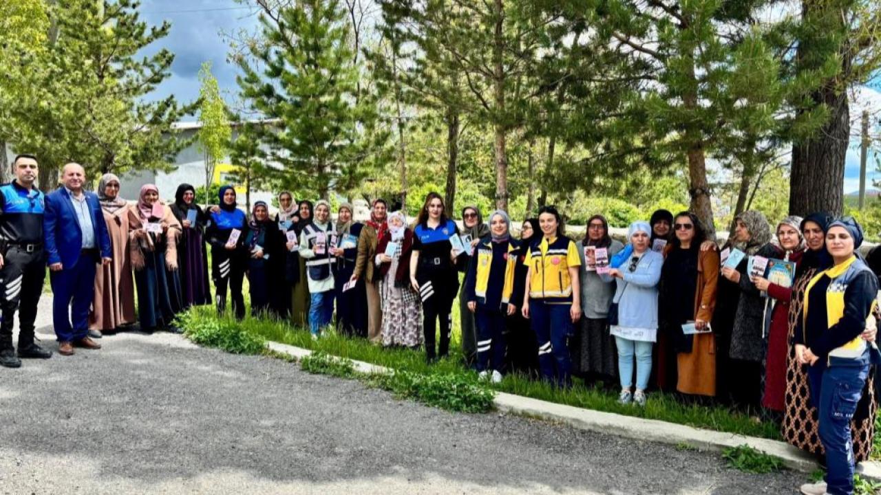 Kars’ta "Emniyetli mahallelerde ilk yardım farkındalığı" projesi vatandaşlarla buluştu