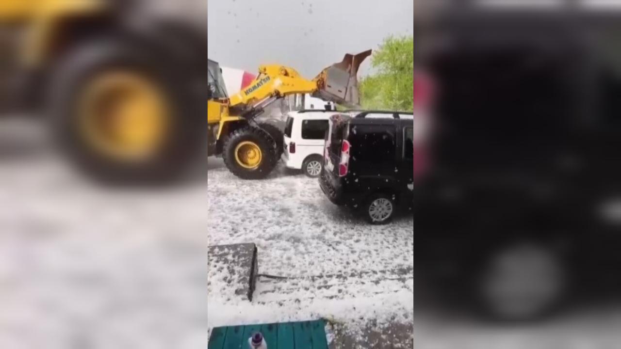 Kars’ta fındık büyüklüğünde dolu yağdı: Akyaka ve Arpaçay beyaza büründü
