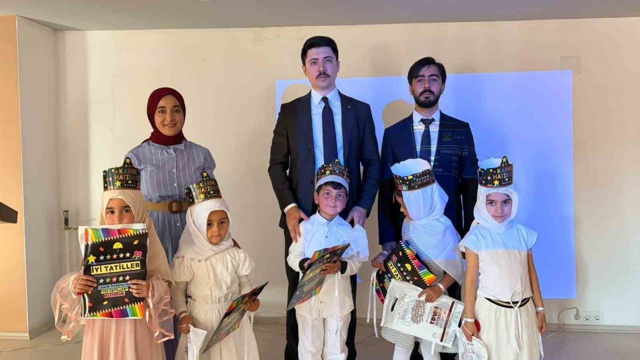 Kaymakam Kahraman, minik öğrencilerin heyecanına ortak oldu