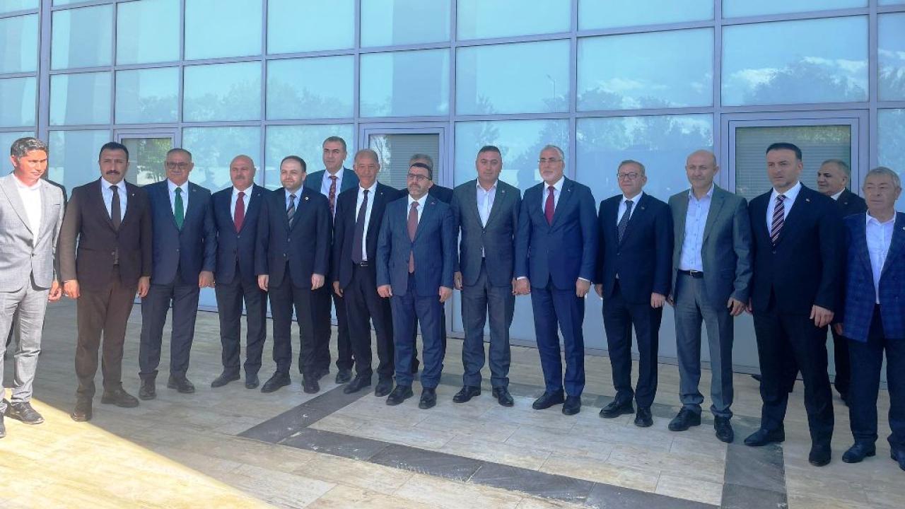 Müçük, Kars çiftçinsin sorunlarını Bakan Işıkhan’a anlattı