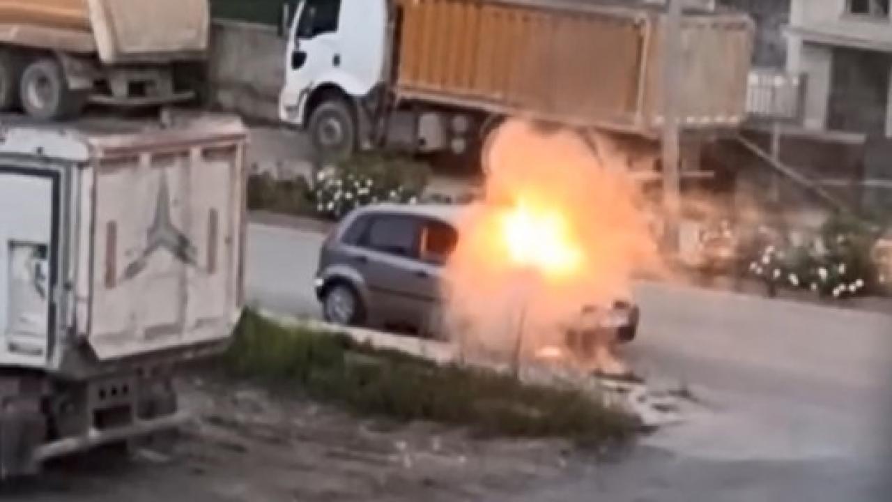 Park halindeki araç alevlere teslim oldu