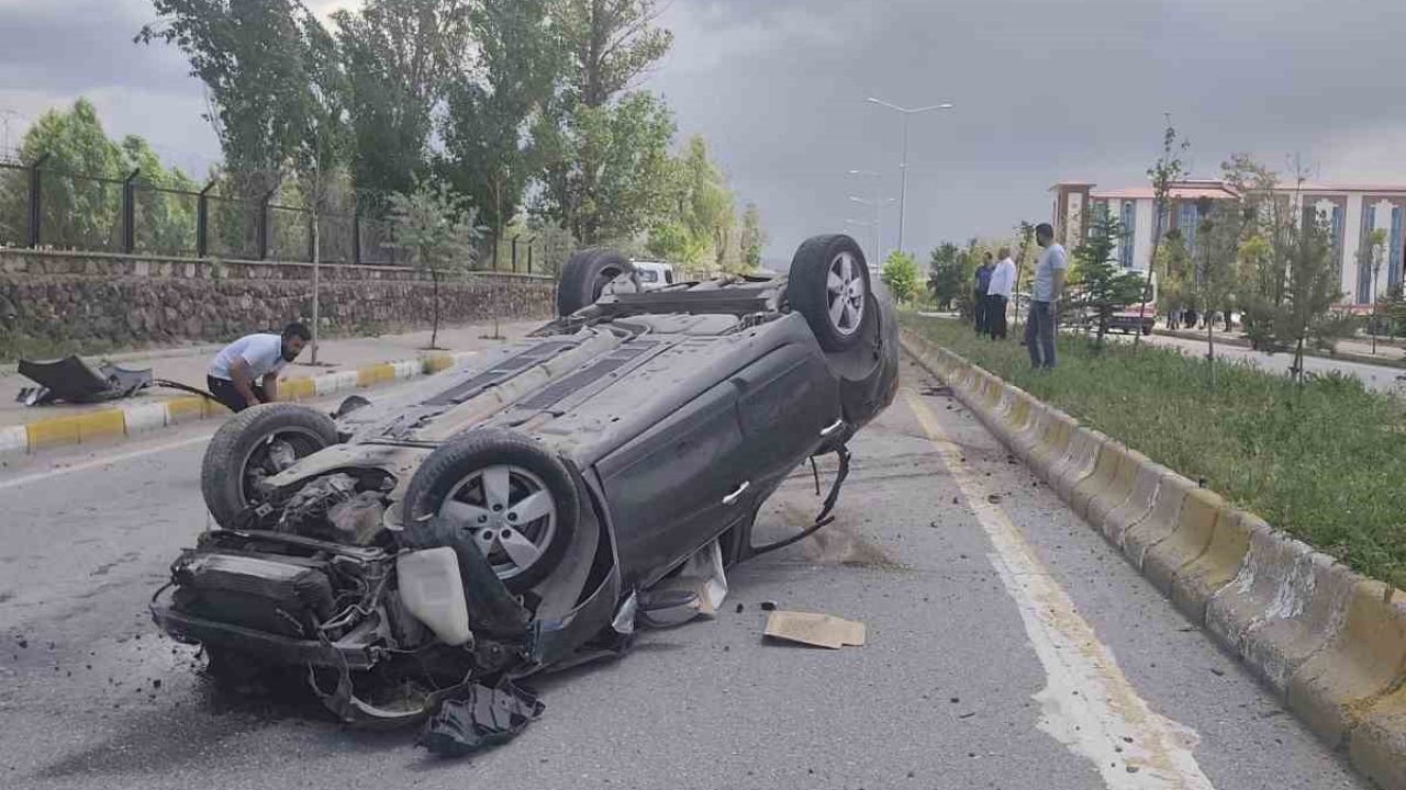 Patnos’ta trafik kazası: Araç takla attı, sürücü yaralandı