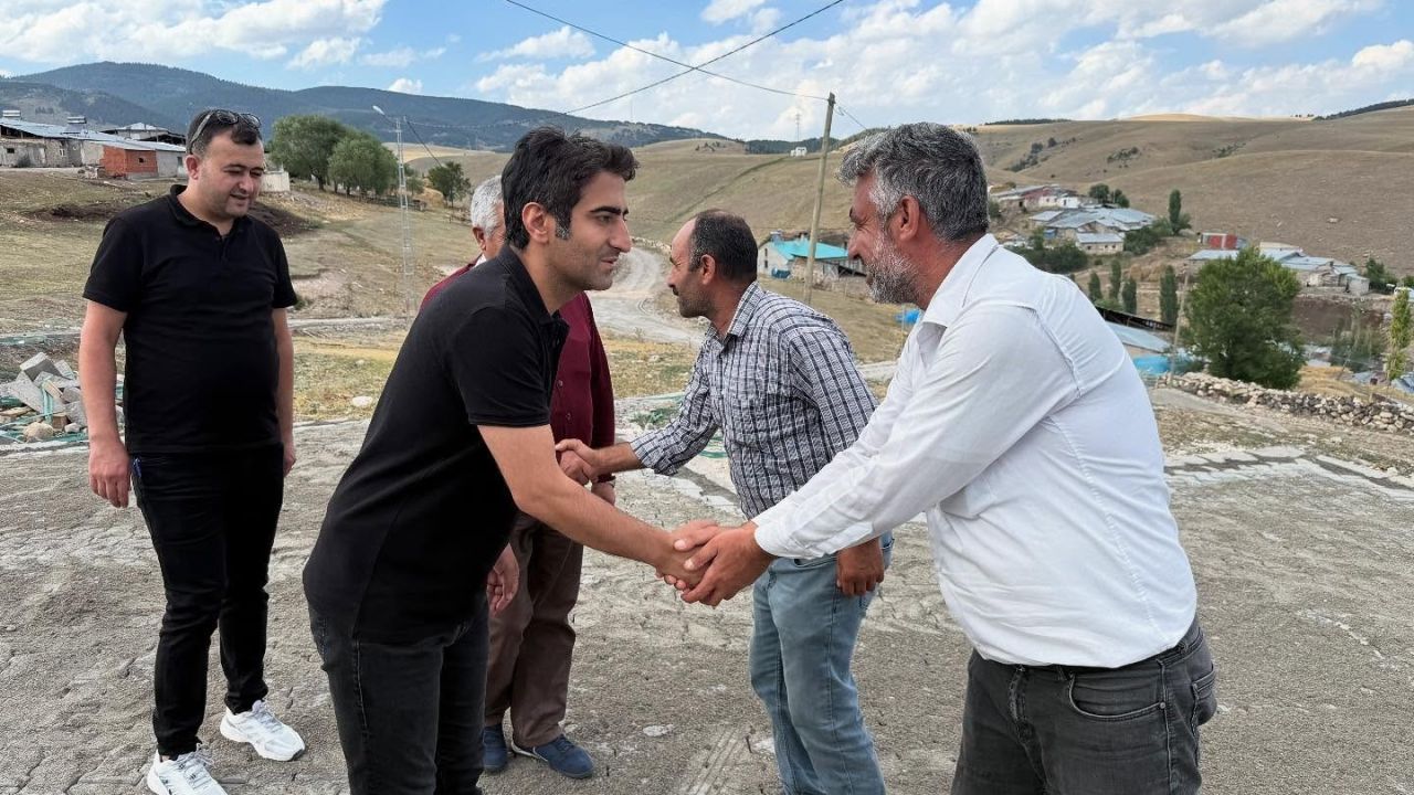 Sarıkamış Kaymakamı Aslantatar kilitli parke taşı çalışmaları yerinde gördü