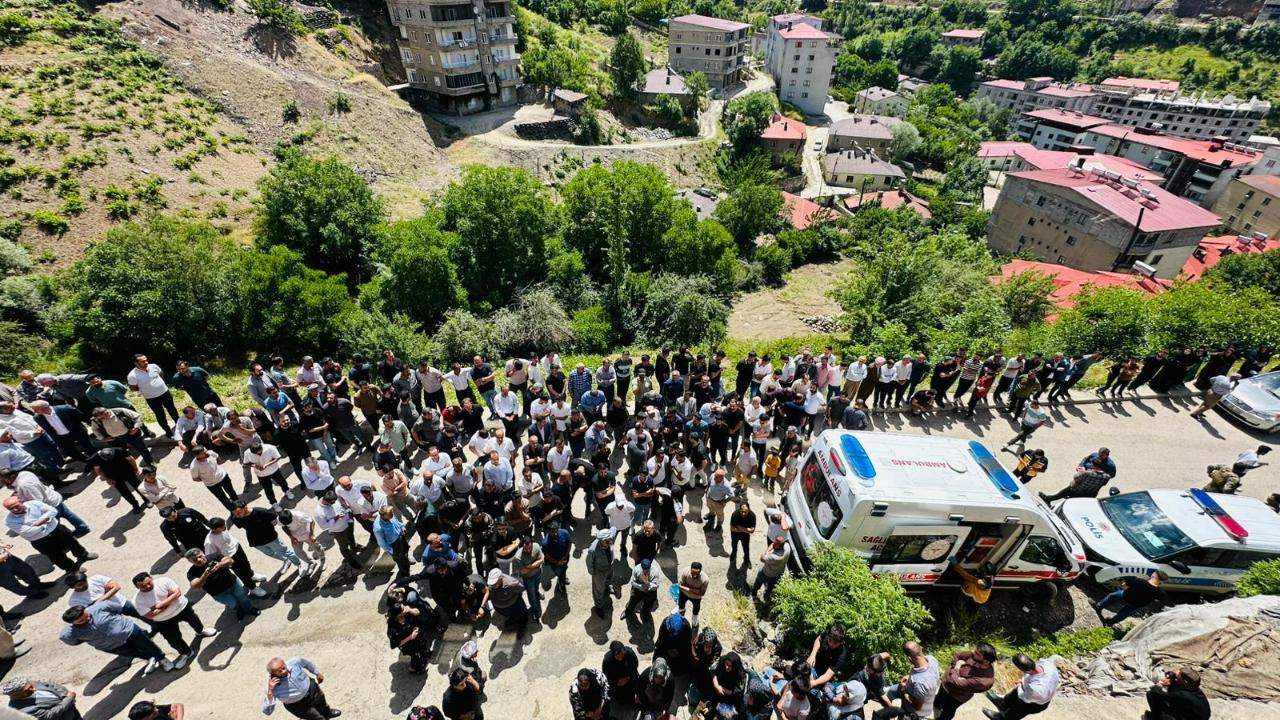 Şemdinli'de silahlı dehşet
