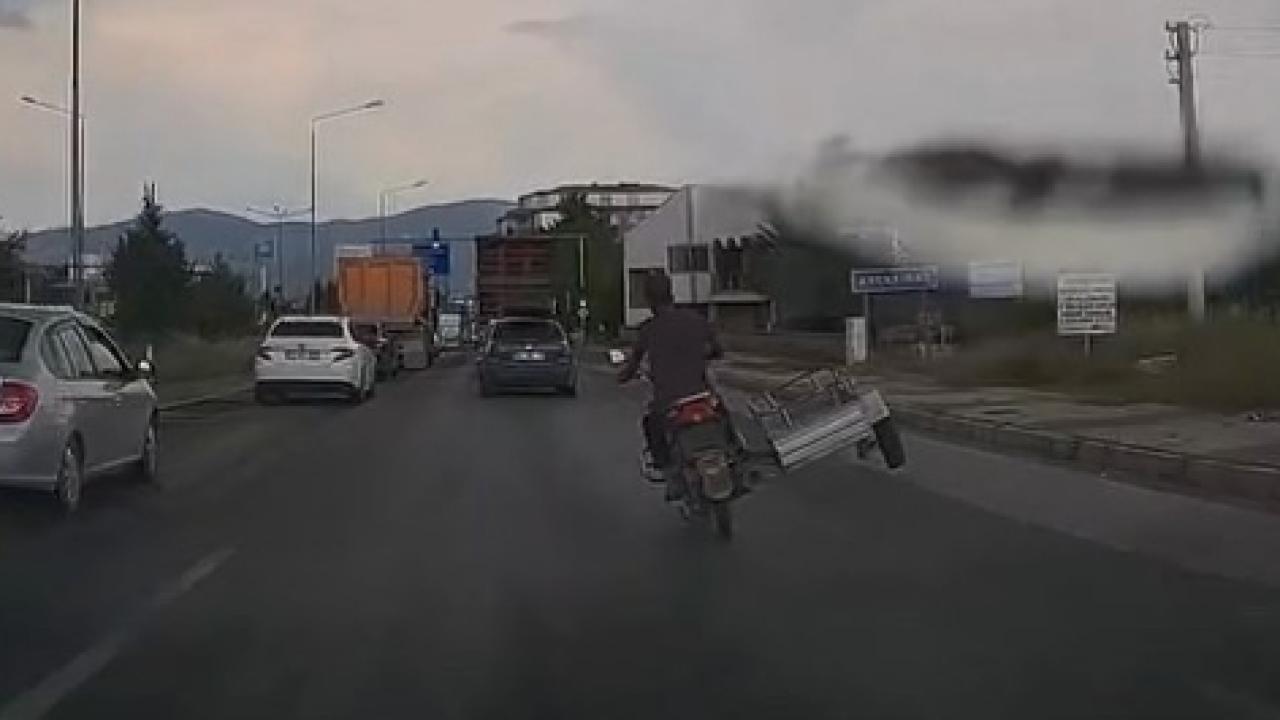 Sepetli motosikletle tehlikeli yolculuk kamerada
