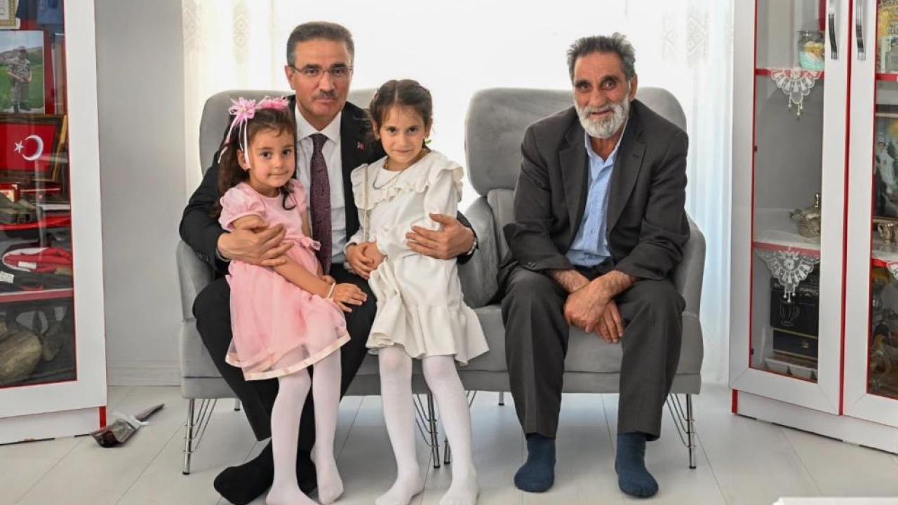Vali Baruş’tan şehit ailelerine anlamlı ziyaret