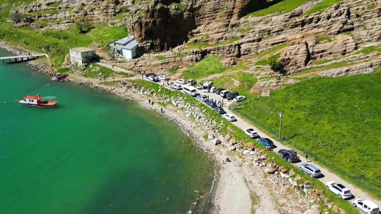 Van Gölü kıyısında turizm cazibe noktası