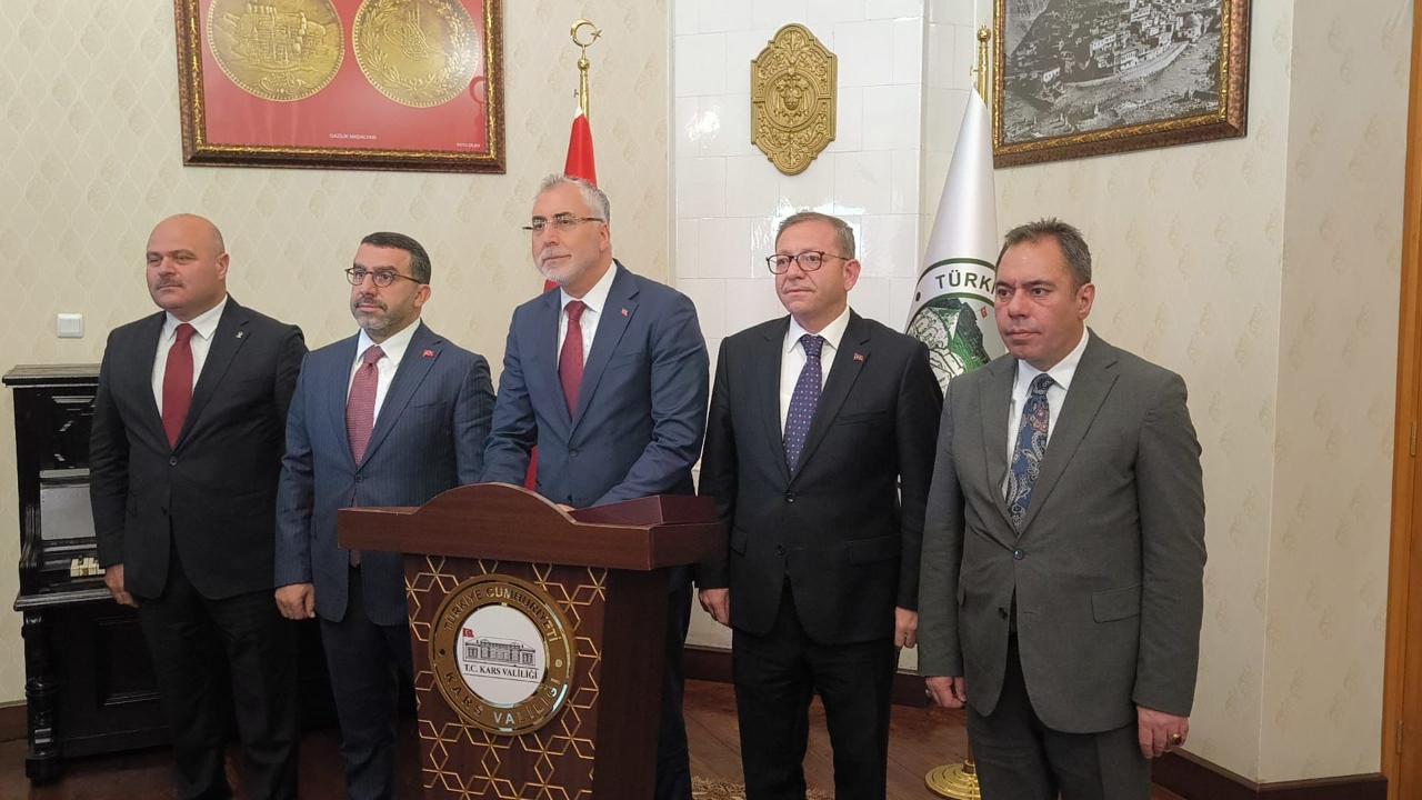 Vedat Işıkhan, Kars temaslarına Valilik ile başladı