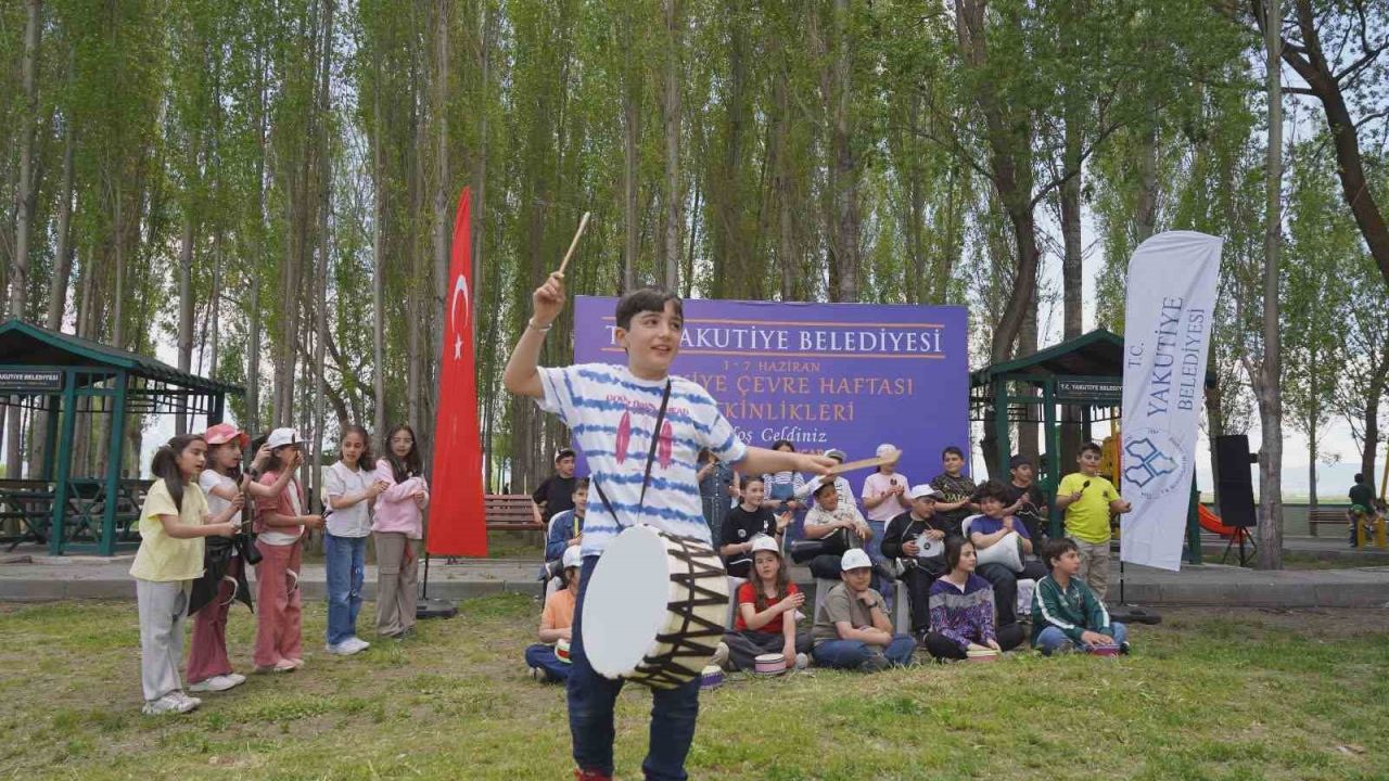 Yakutiye’de çocuklar "sıfır atık şenliği" ile hem eğlendi hem doğayı yeşertti