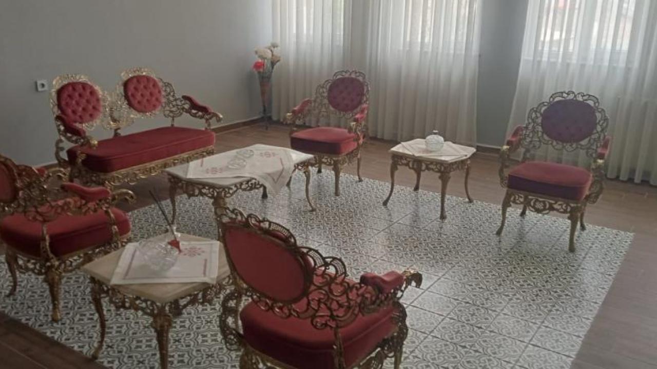 Zeki Müren’e komşu hatıra: Erzurum Olgunlaşma Enstitüdeki tarihî takım