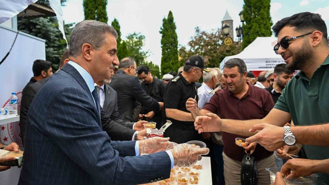 15 Temmuz Şehitleri Lalapaşa Camii’nde dualarla anıldı