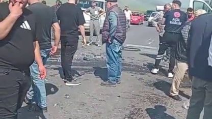 Ardahan’da otomobiller çarpıştı: 6 yaralı