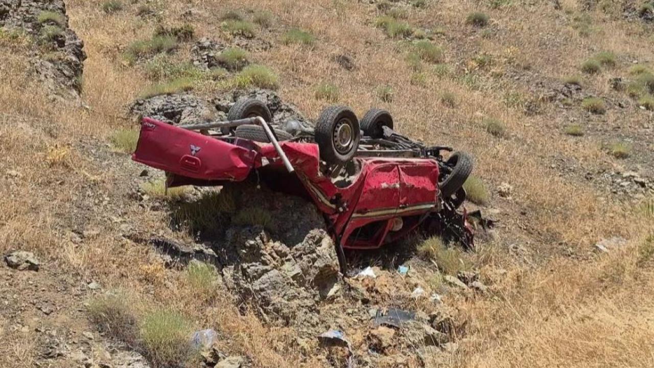 Elazığ'da ilk müdahale aracı uçuruma yuvarlandı