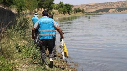 Hazar Gölü kıyıları denetimli serbestlikle güzelleşiyor