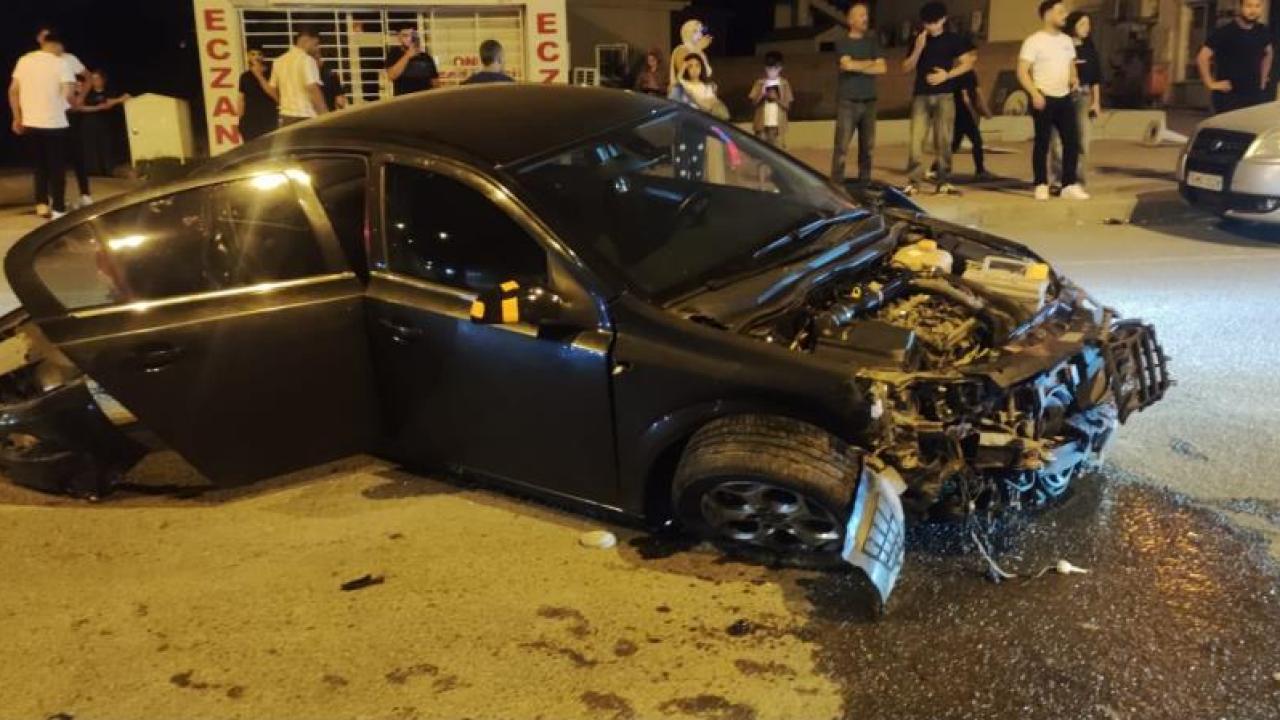Iğdır’da otomobil aydınlatma direğine çarptı: 3 kişi yaralandı