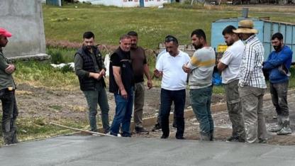 Kars'ta 5 köyün yolunda asfalt mesaisi başladı