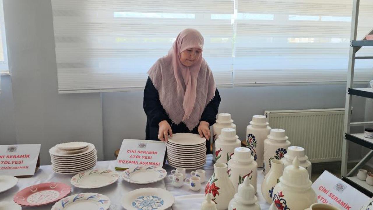 Muş'ta kadın emeği çini ve seramiğe dönüştü