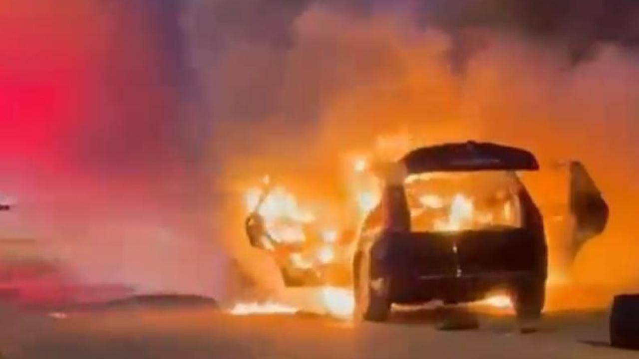 Muş'ta yanan otomobilde korkutan patlama