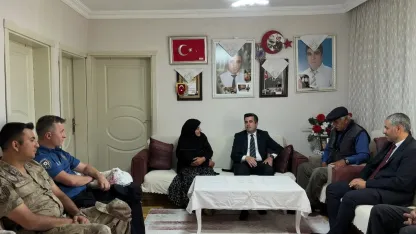 Susuz Kaymakamı Öztürk’ten şehit ailesine anlamlı ziyaret