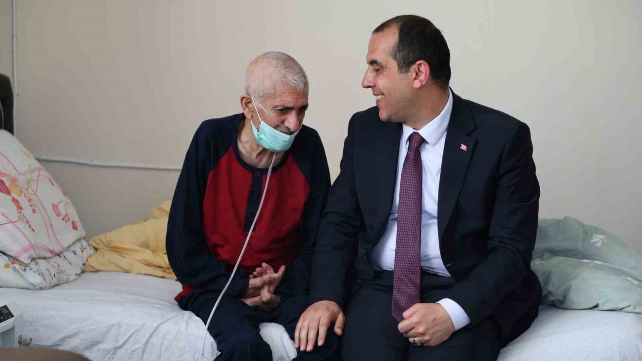 Vali Taşolar’dan, Tuzluca Şehit ve Gazi Aileleri Derneği Başkanı Türkan’a geçmiş olsun ziyareti