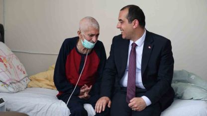 Vali Taşolar’dan, Tuzluca Şehit ve Gazi Aileleri Derneği Başkanı Türkan’a geçmiş olsun ziyareti